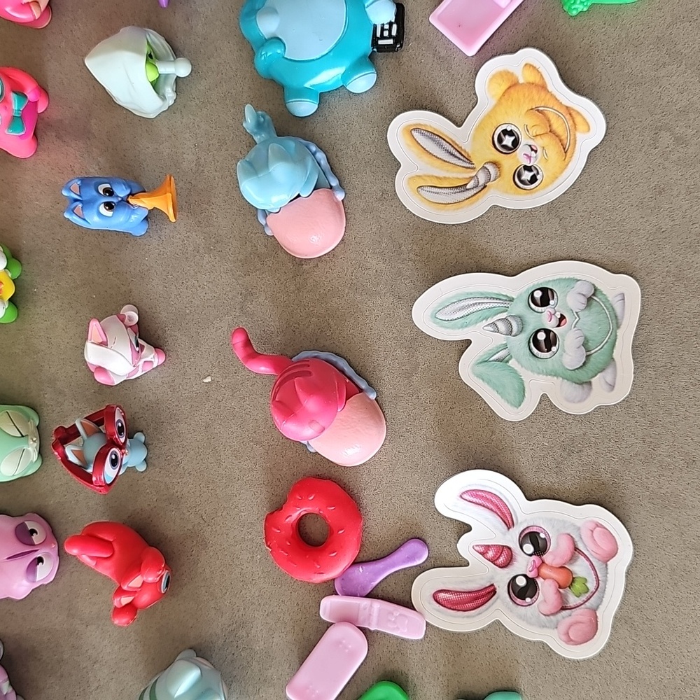 ✨️SOLD✨️Lost Kitties Collection x37 Lot - Picture 8 of 10